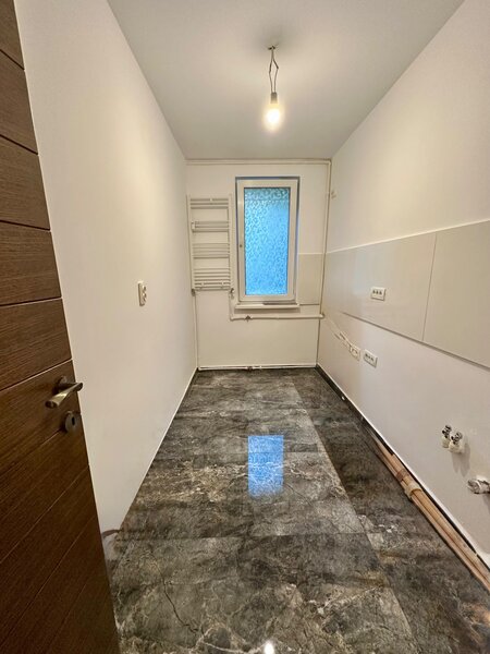 Drumul Taberei, zona Favorit, str Obcina Mare, bloc reabilitat termic